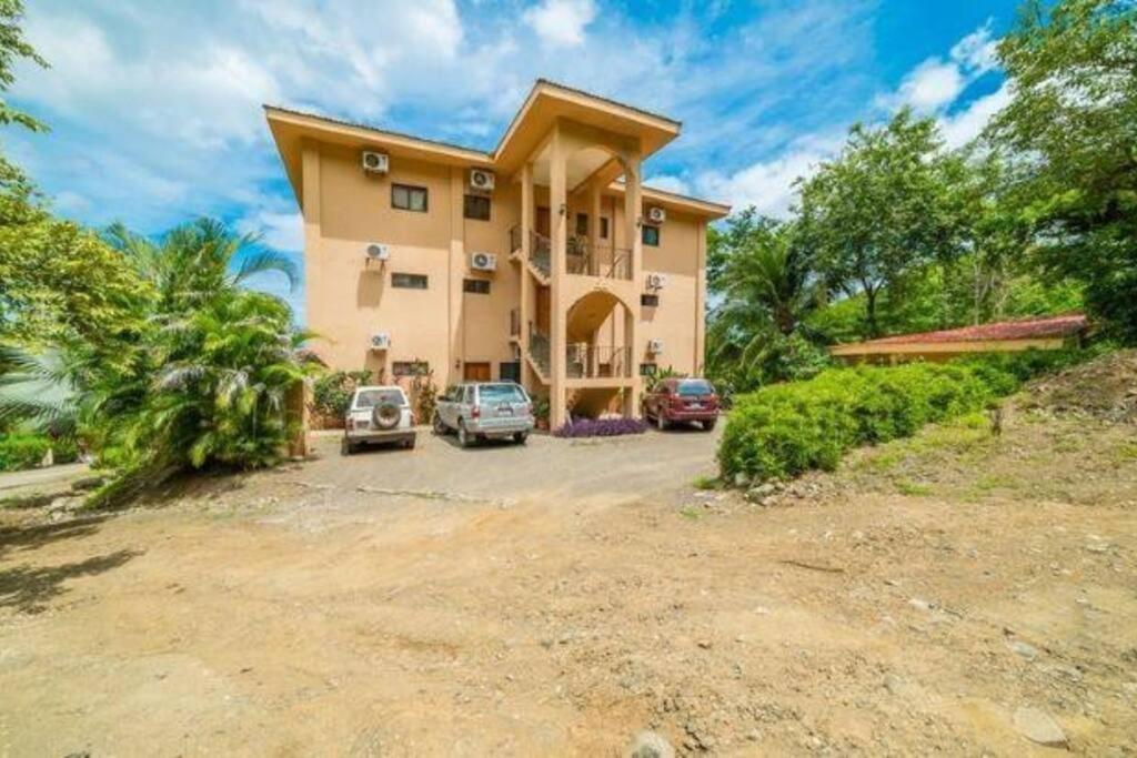 Magical 1 Bedroom With Ocean View & Pool *